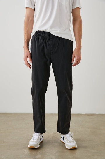 Young Ideas & Henmores - Julian Relaxed Slim Fit Elasticated Trousers - Washed Black - M