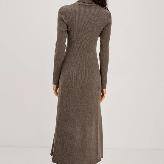 Young Ideas & Henmores -Kat Knitted Dress -Hazelnut -S