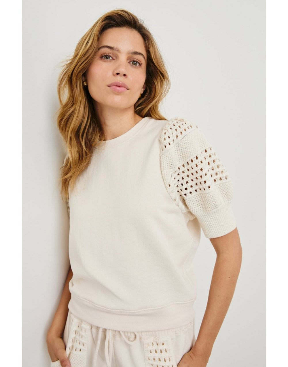 Young Ideas/Henmores - Kimberly Crochet Sleeve Sweatshirt - oat - XS