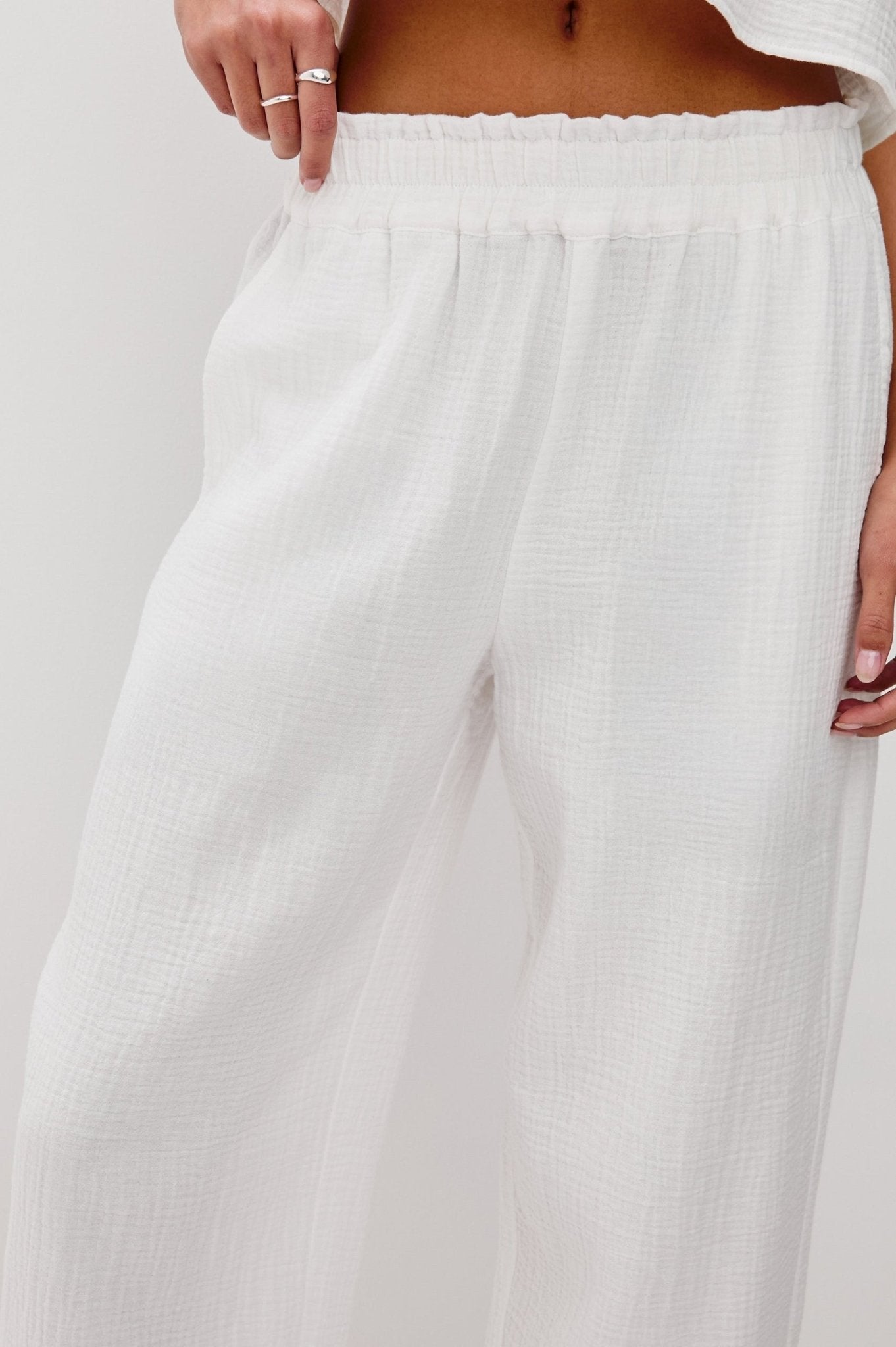 Young Ideas & Henmores - Leon Crop Trousers - White - XS