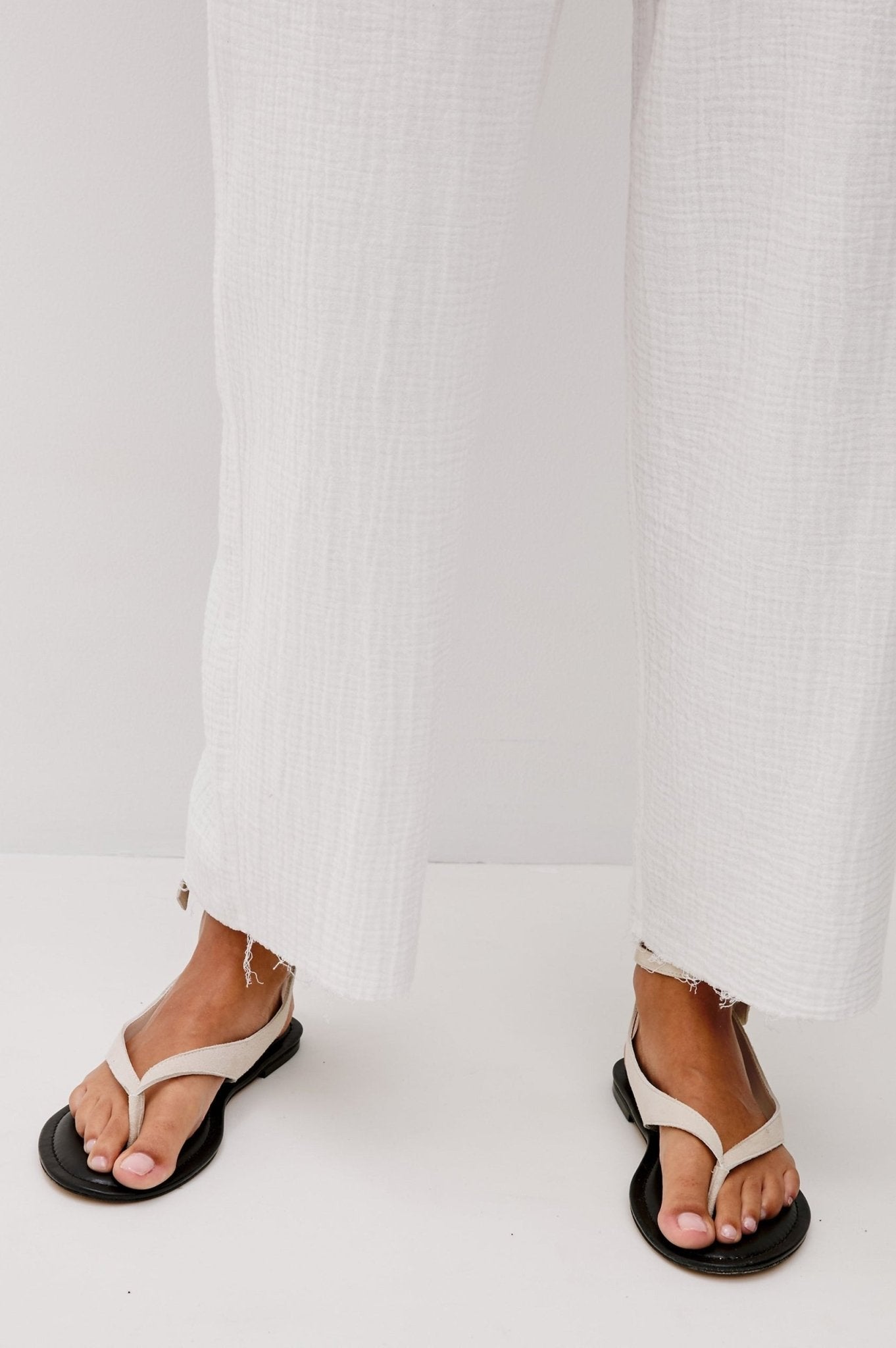 Young Ideas & Henmores - Leon Crop Trousers - White - XS