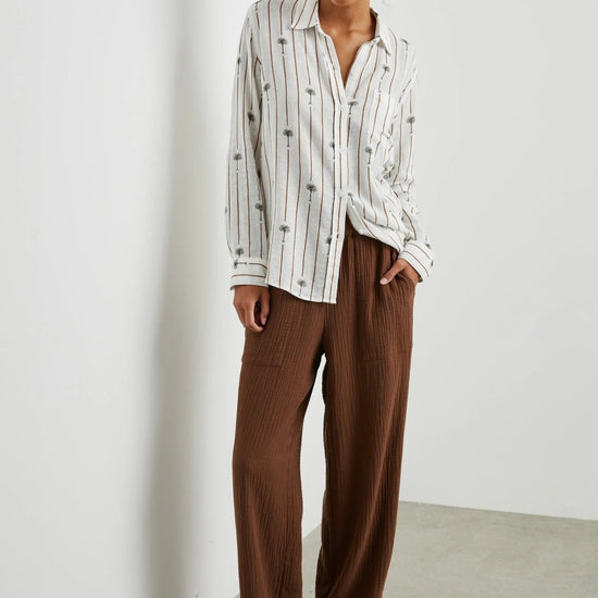 Young Ideas & Henmores - Leon Waffle Large Pocket Detail Trousers - Brown - M