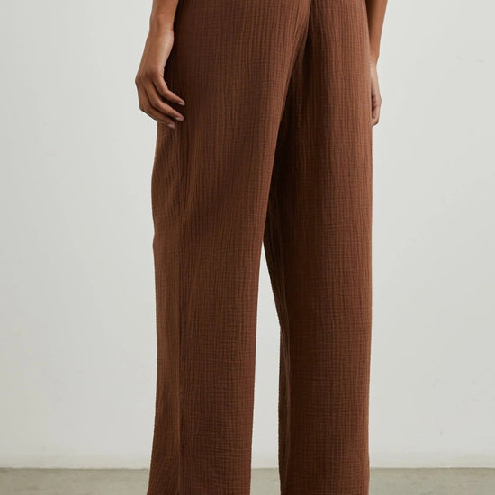 Young Ideas & Henmores - Leon Waffle Large Pocket Detail Trousers - Brown - M