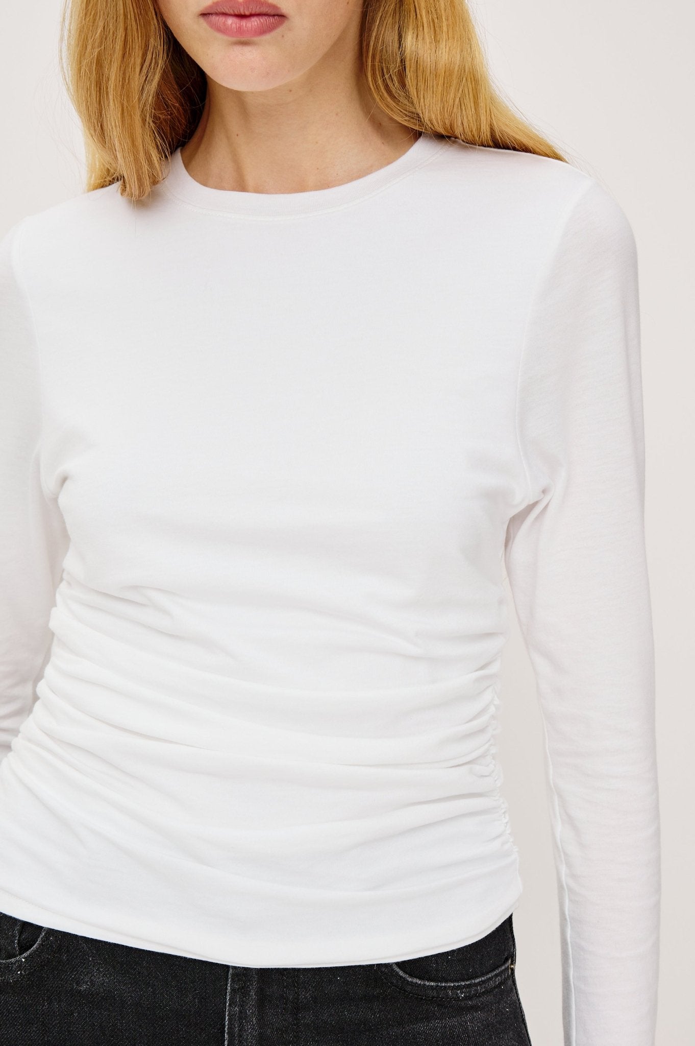 Young Ideas & Henmores - Melle Ruched Detail Top - White - XS