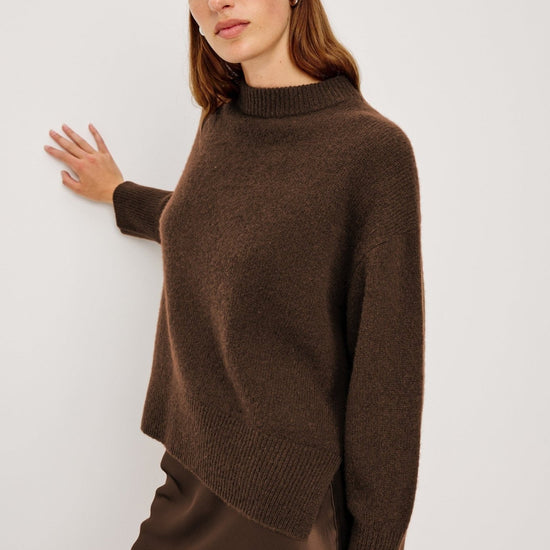 Young Ideas & Henmores -Miranda Cashmere Mix Crew Neck Jumper -Chocolate -XS