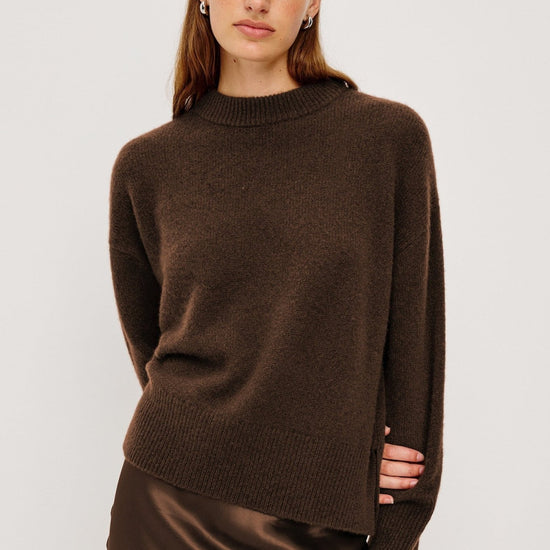 Young Ideas & Henmores -Miranda Cashmere Mix Crew Neck Jumper -Chocolate -XS