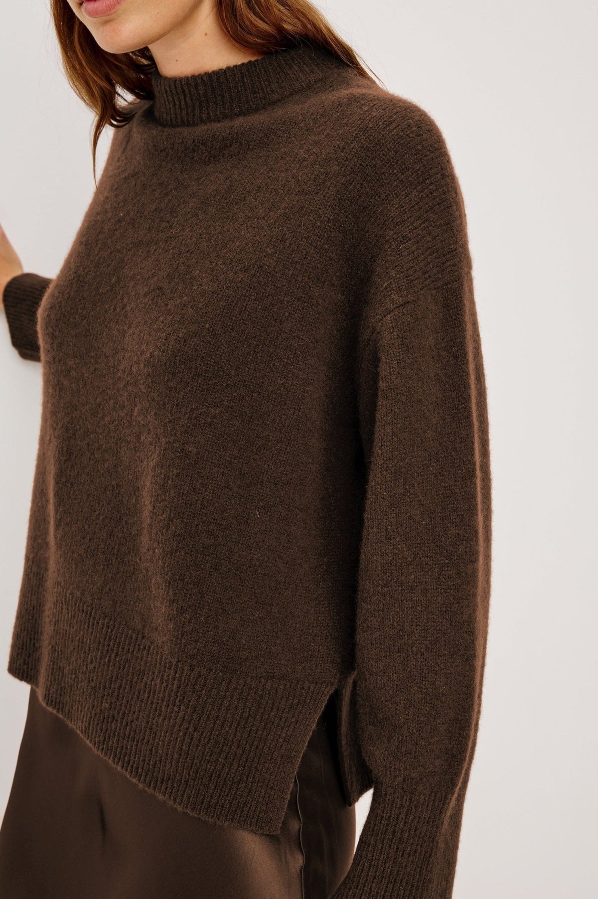 Young Ideas & Henmores -Miranda Cashmere Mix Crew Neck Jumper -Chocolate -XS