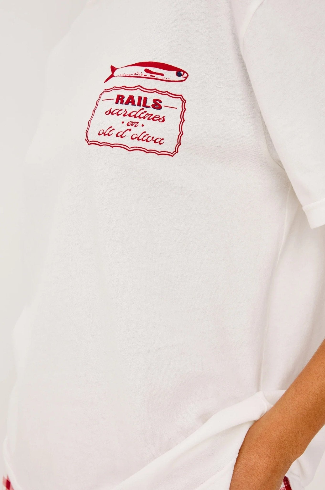 Young Ideas & Henmores -Sardines Souvenir T-Shirt -8752 White/Red -S