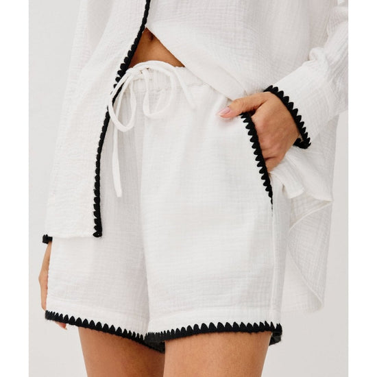 Young Ideas/Henmores - Sunny Blanket Stitch Detail Shorts - White - S