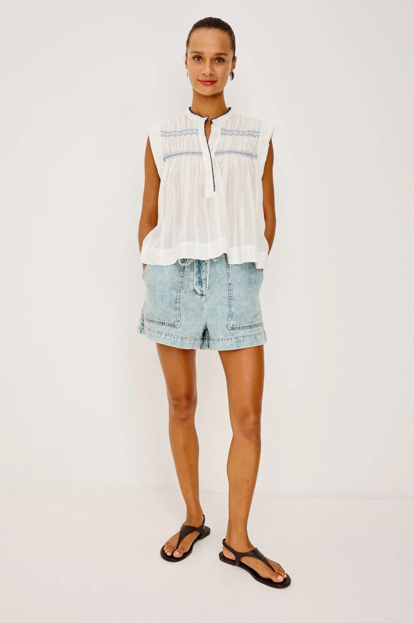Young Ideas & Henmores -Willow Ruched Detail Sleeveless Top -002 White -XS