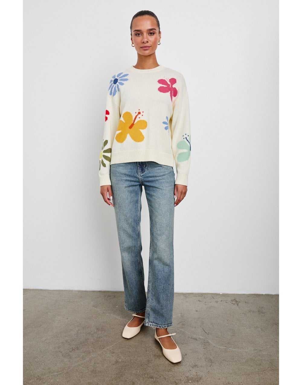 Young Ideas/Henmores - Zoey Crochet Flower Sweatshirt - Ivory/Navy Daises - XS