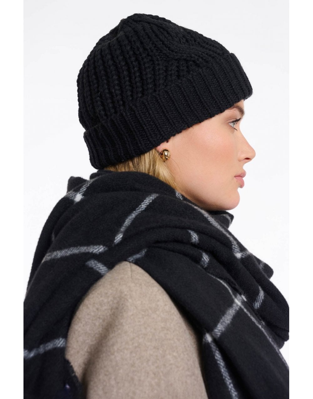 Young Ideas/Henmores - Aaf Knitted Beanie With Pom Pom - Black - OS