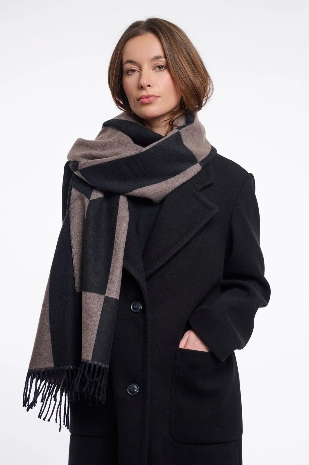 Young Ideas & Henmores -Esen Dessin Scarf -Toffee Black -OS