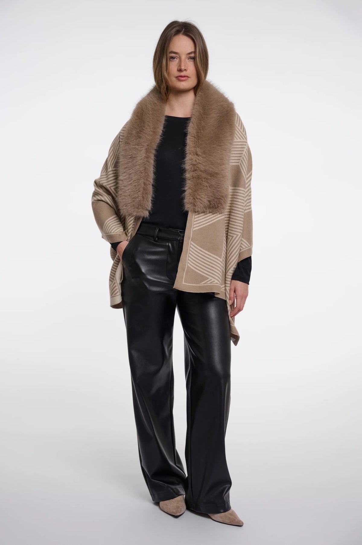 Young Ideas & Henmores -Hanley Faux Fur Printed Cape -Birch Toffee -OS