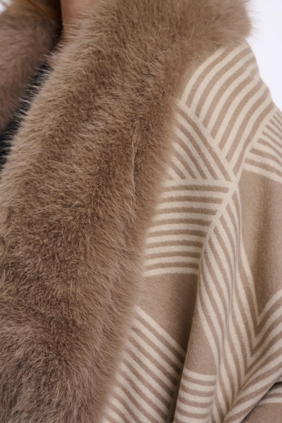 Young Ideas & Henmores -Hanley Faux Fur Printed Cape -Birch Toffee -OS