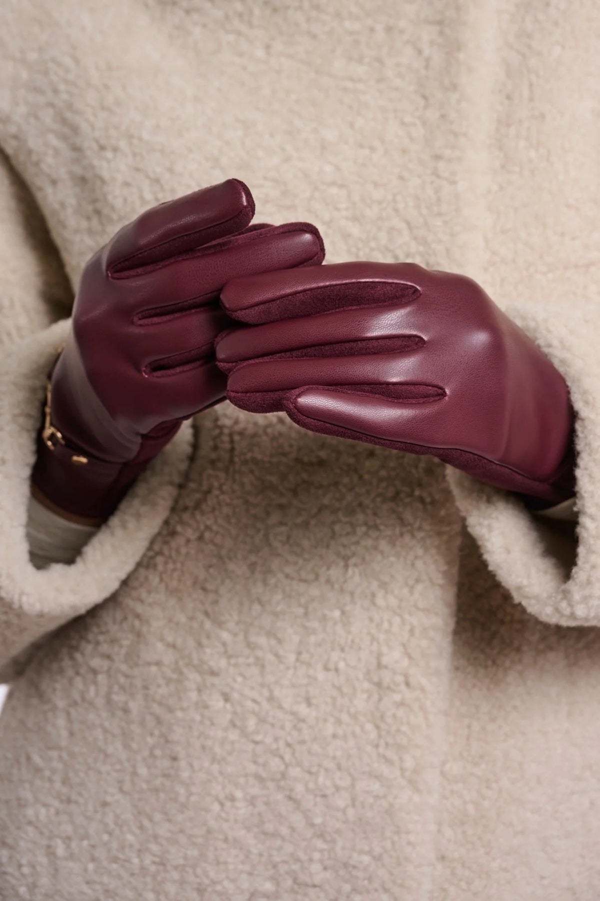 Young Ideas & Henmores -Havila Faux Leather Gloves -Sangria -OS