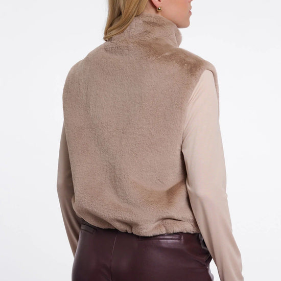 Young Ideas & Henmores -Nikki Short Faux Fur Gilet -Oat -6
