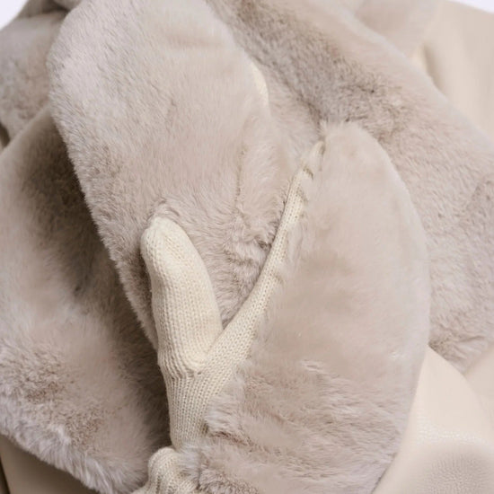 Young Ideas & Henmores -Oxo Faux Fur Gloves -Birch -OS
