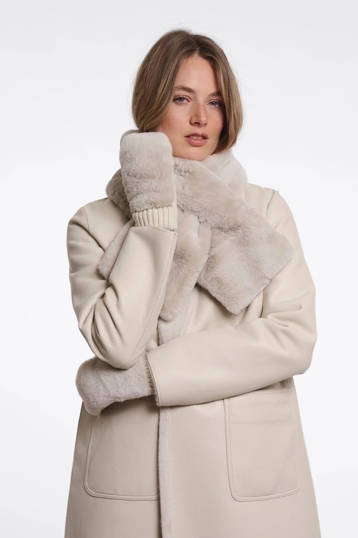 Young Ideas & Henmores -Oxo Faux Fur Gloves -Birch -OS