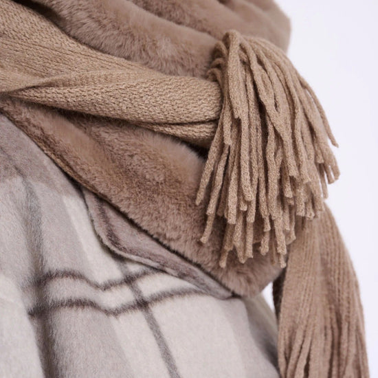 Young Ideas & Henmores -Vlien Faux Fur Detail Scarf -Mocha Latte -OS
