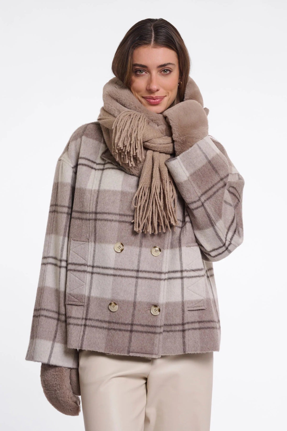 Young Ideas & Henmores -Vlien Faux Fur Detail Scarf -Mocha Latte -OS