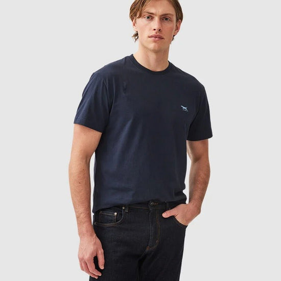 Young Ideas & Henmores - Gunn 2.0 T-Shirt - Midnight - S