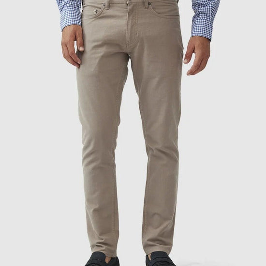 Young Ideas & Henmores - Motion 2 Chinos - Sable - 32/32