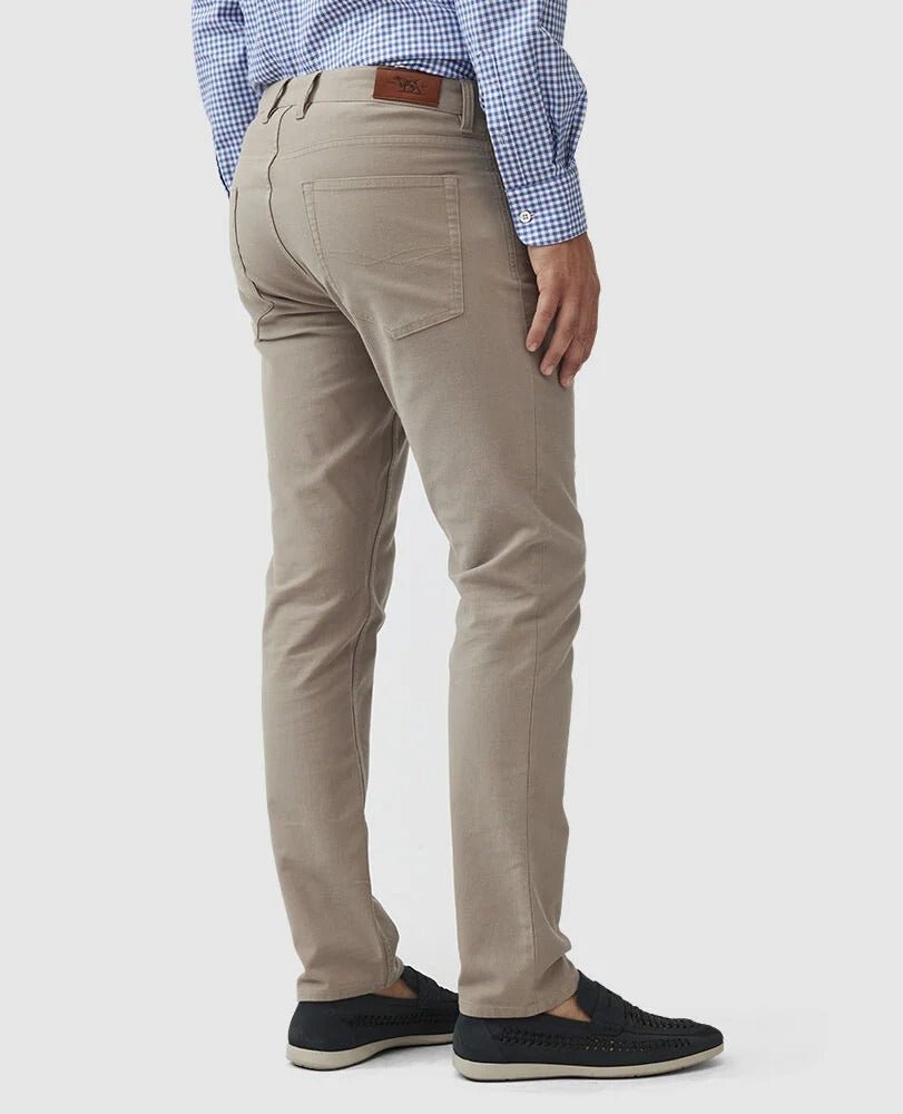 Young Ideas & Henmores - Motion 2 Chinos - Sable - 32/32