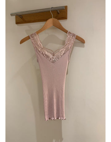 Young Ideas/Henmores - Beatha Silk V Neck Lace Top - 1049 New White - S