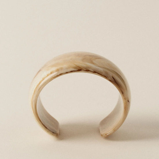 Young Ideas/Henmores - Ambrito Bangle - ecru - OS