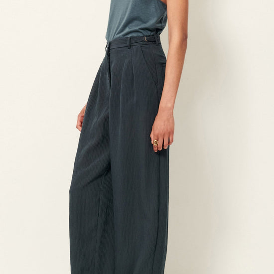 Young Ideas/Henmores - Diven Drop Back Sleeveless Top - Dark Grey - XS