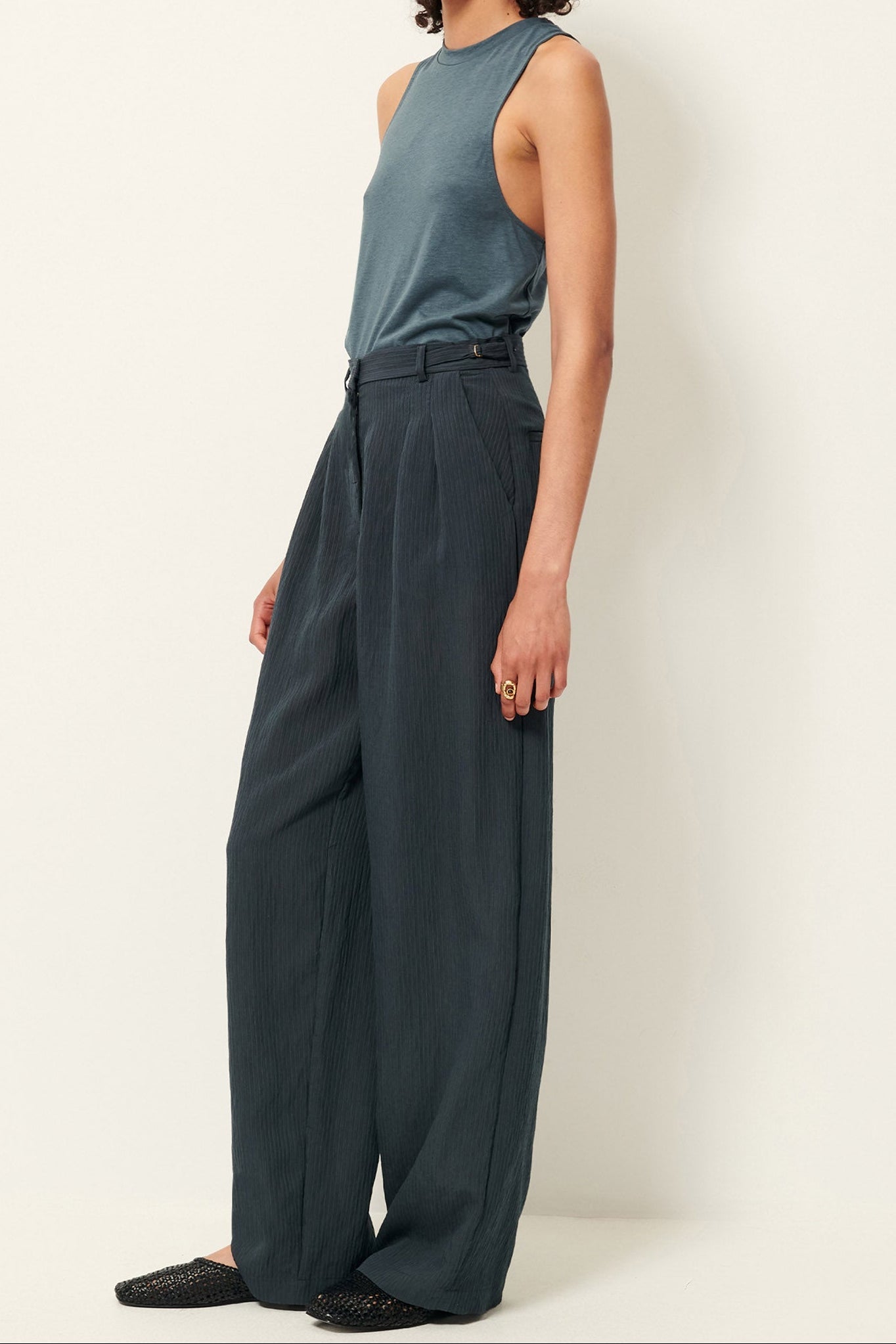 Young Ideas/Henmores - Diven Drop Back Sleeveless Top - Dark Grey - XS