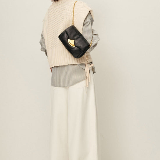 Young Ideas/Henmores - Diviluz Puffy Crossbody Bag - Black - OS