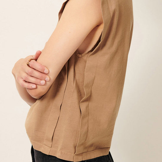 Young Ideas/Henmores - Orlando Sleeveless Layered T-Shirt - Alpaga Tan - XS