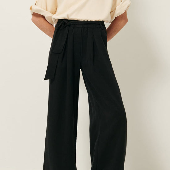 Young Ideas/Henmores - Rim Wide Leg Belted Trousers - Black - 8