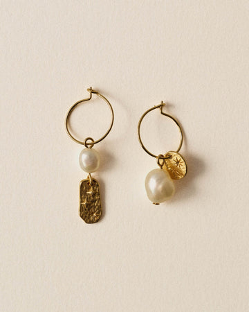 Young Ideas/Henmores - Soren Pearl R Earrings - Gold - OS