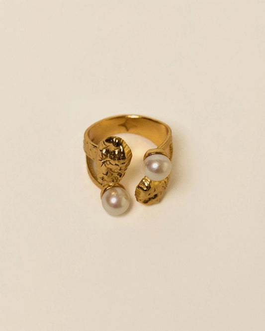 Young Ideas/Henmores - Valya Dore Pearl Ring - Gold - OS