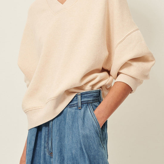 Young Ideas/Henmores - Vechill Cross V Neck Sweatshirt - Oat Milk - XS