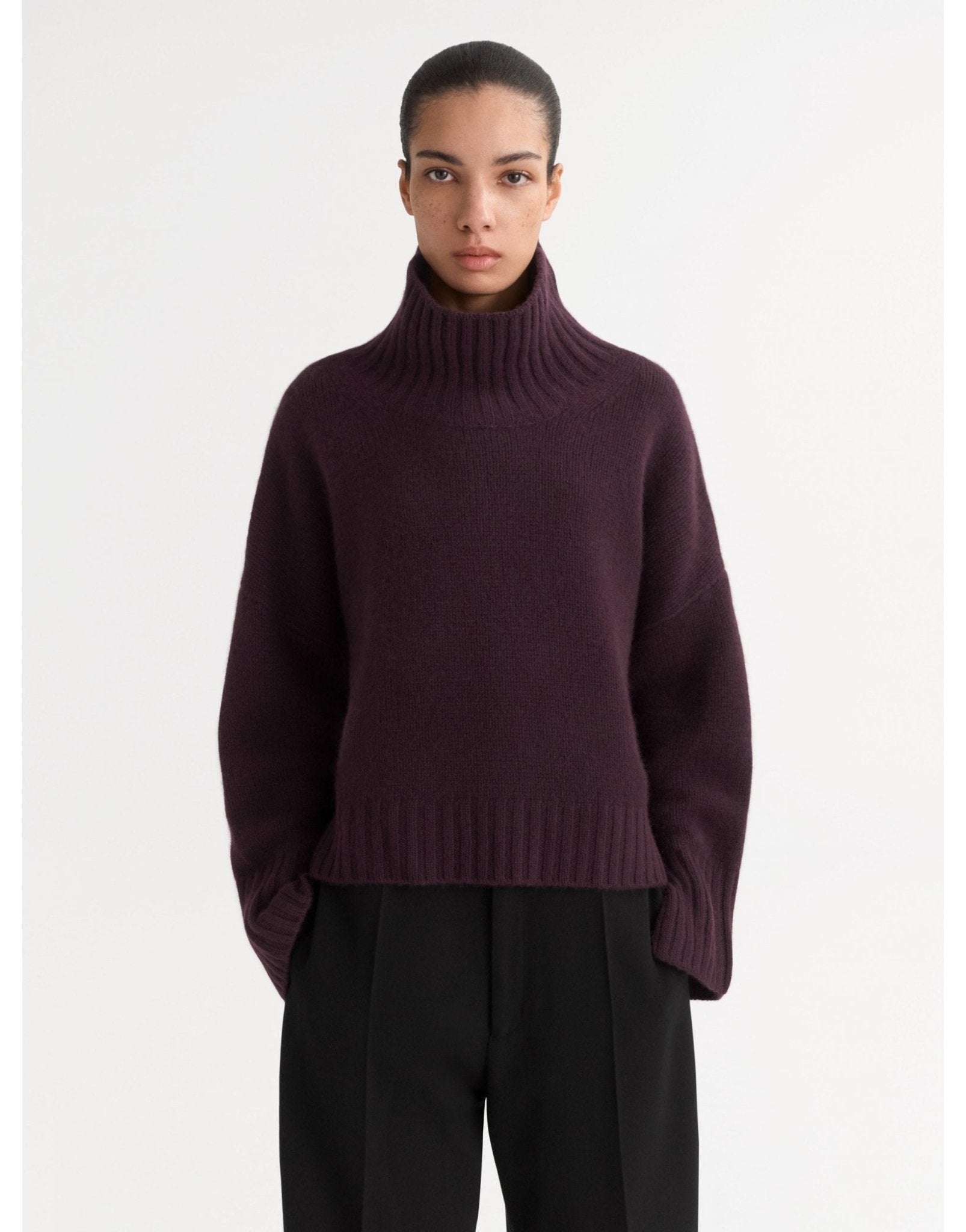 Young Ideas/Henmores - Cashmere Girlfriend Turtleneck - Light Honey - XS