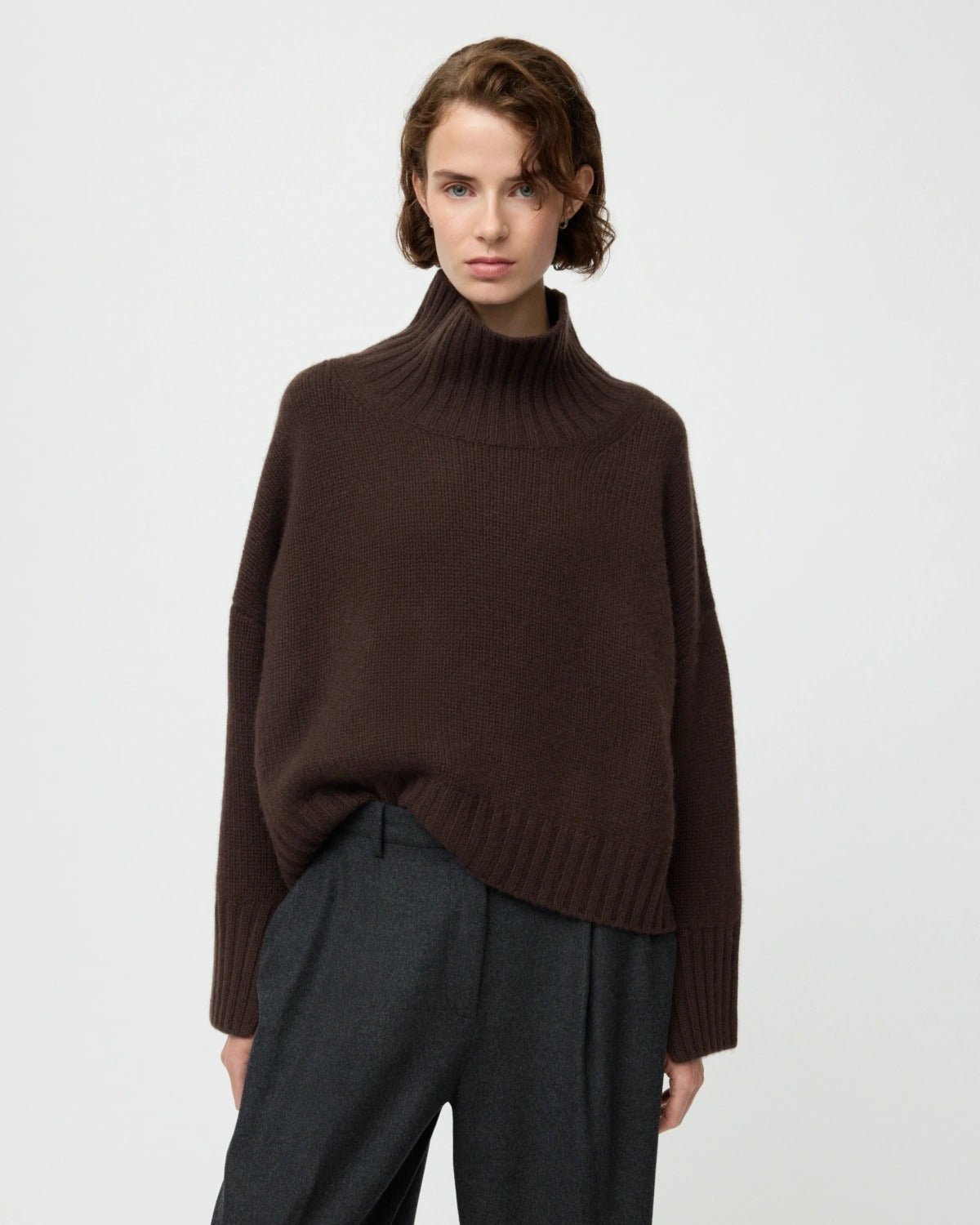 Young Ideas & Henmores -Cashmere Girlfriend Turtleneck -Mocha -XS