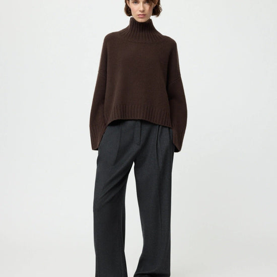 Young Ideas & Henmores -Cashmere Girlfriend Turtleneck -Bordeaux -XS
