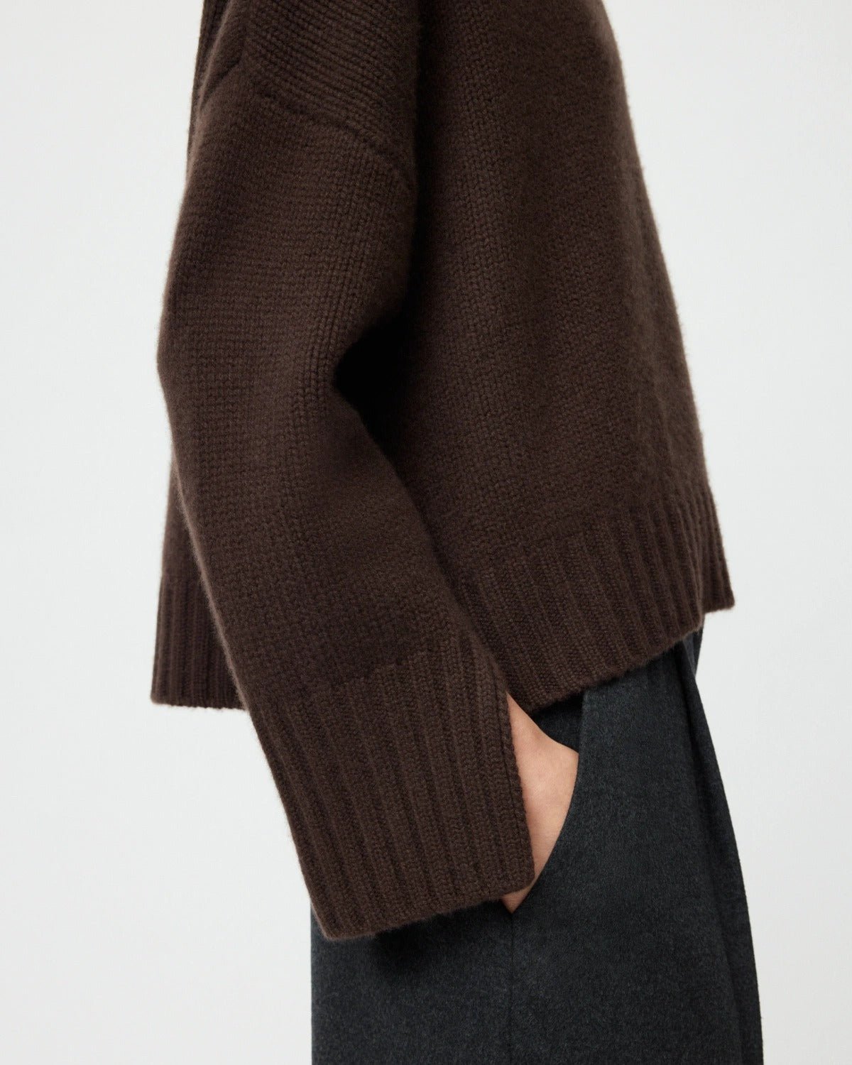 Young Ideas & Henmores -Cashmere Girlfriend Turtleneck -Bordeaux -XS