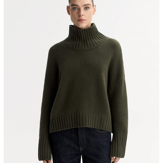 Young Ideas/Henmores - Cashmere Girlfriend Turtleneck - Light Honey - XS