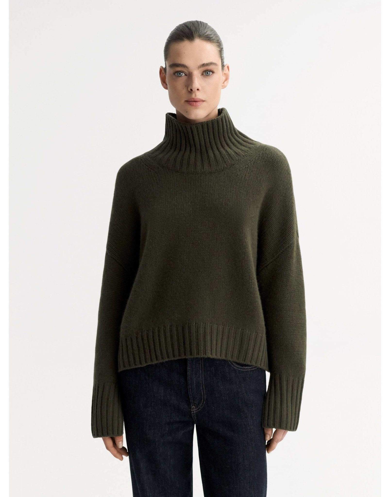Young Ideas/Henmores - Cashmere Girlfriend Turtleneck - Light Honey - XS