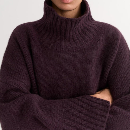 Young Ideas/Henmores - Cashmere Girlfriend Turtleneck - Light Honey - XS