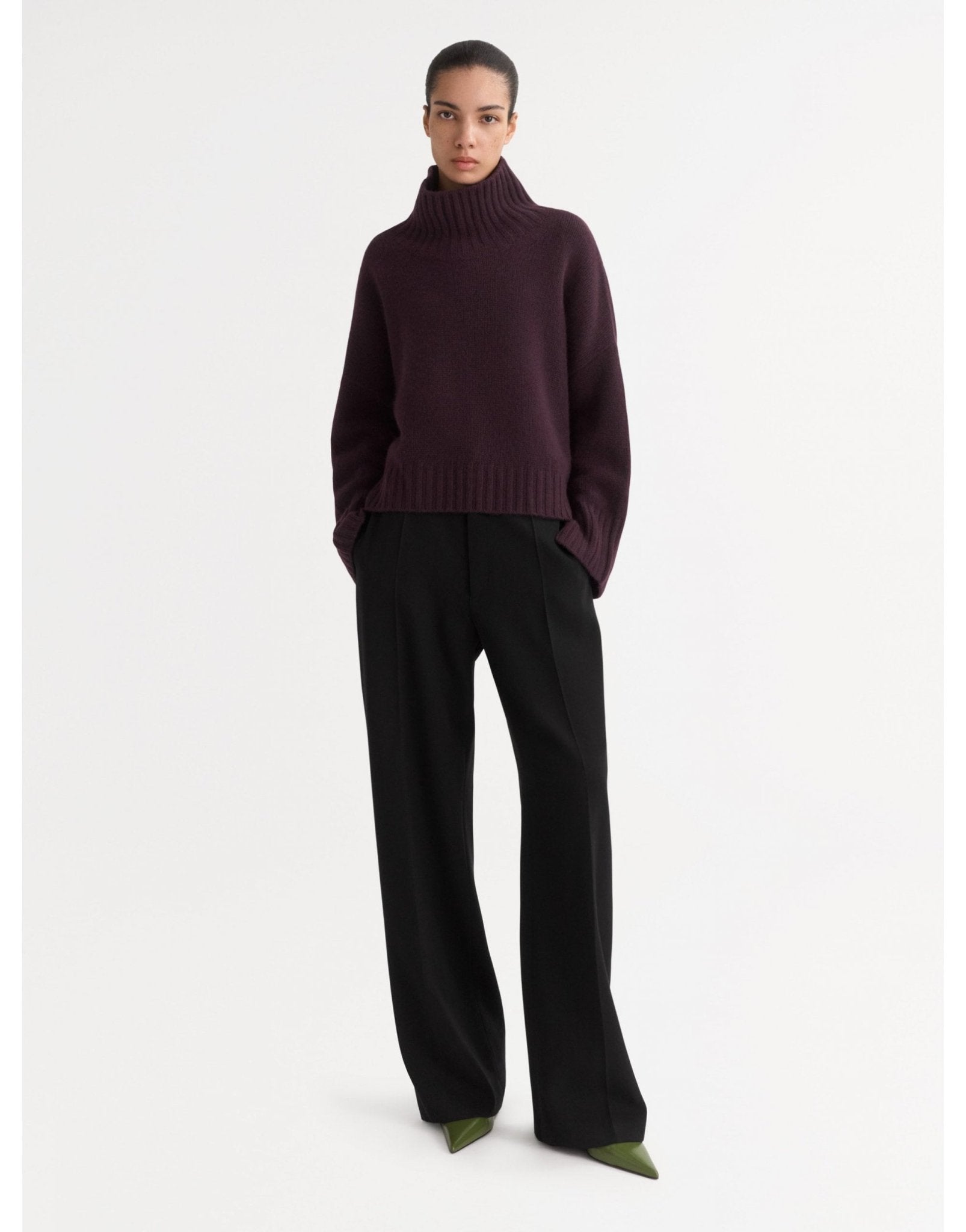 Young Ideas/Henmores - Cashmere Girlfriend Turtleneck - Light Honey - XS