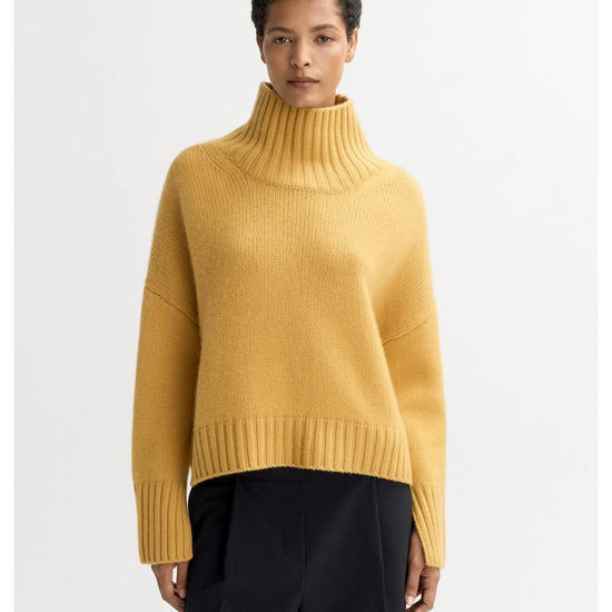 Young Ideas/Henmores - Cashmere Girlfriend Turtleneck - Light Honey - XS