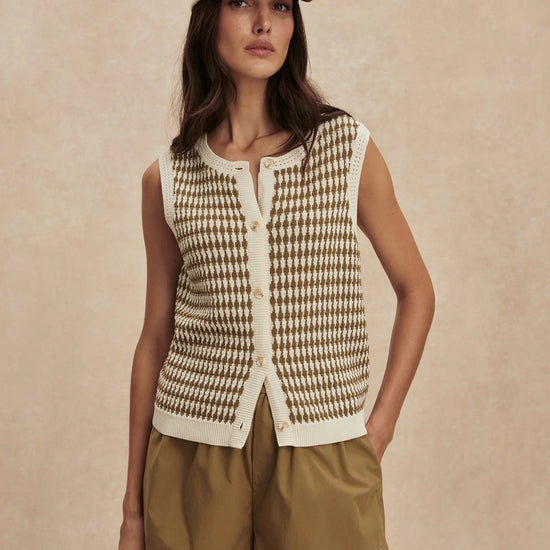 Young Ideas & Henmores - Aura Printed Sleeveless Knit - Egret/Golden Olive - XS