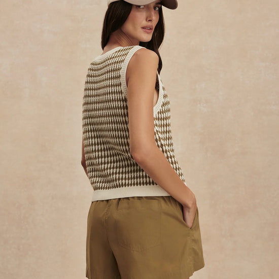 Young Ideas & Henmores - Aura Printed Sleeveless Knit - Egret/Golden Olive - XS