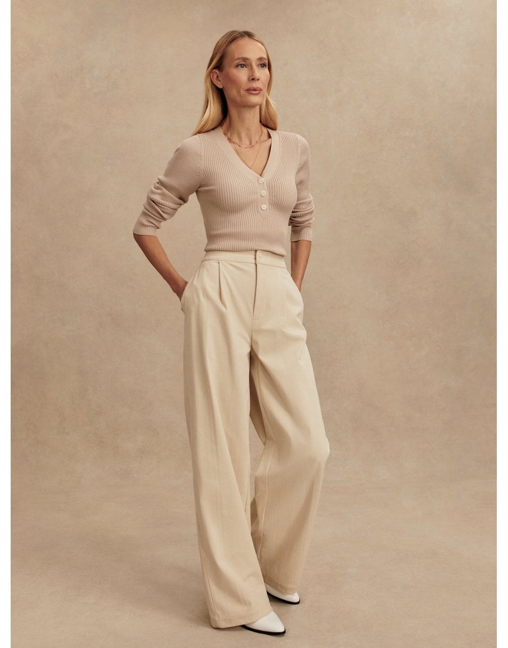 Young Ideas/Henmores - Blanca V Neck Rib Knit Top - Cement - XS